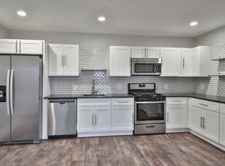 1320 N Franklin St #3, Philadelphia, PA 19122