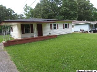 810 Rosewood Ln, Gadsden, AL 35901