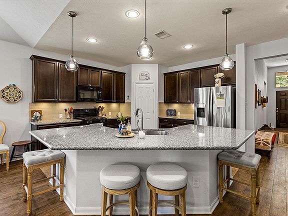 5th image of 2915 Coastal Prairie Lane