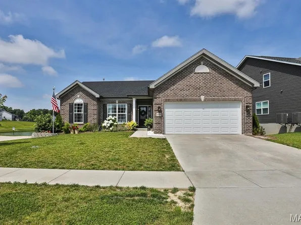 1176 Tower Park Dr, Saint Charles, MO 63304
