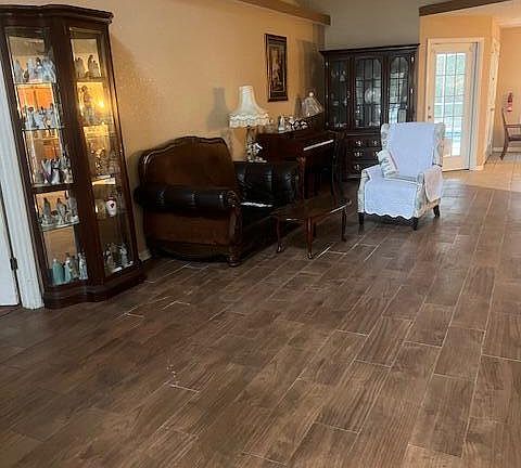 2nd image of 18135 Merwyn Cir