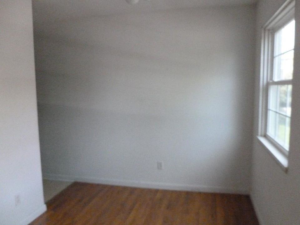 2nd image of 301 21st Avenue Pl #301