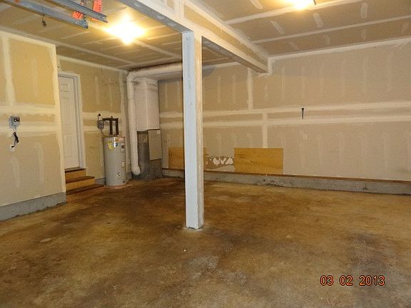 5th image of 22513 Bluewater Dr SE