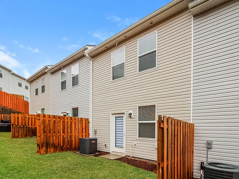 10 Oak Rose Dr — Photo 14