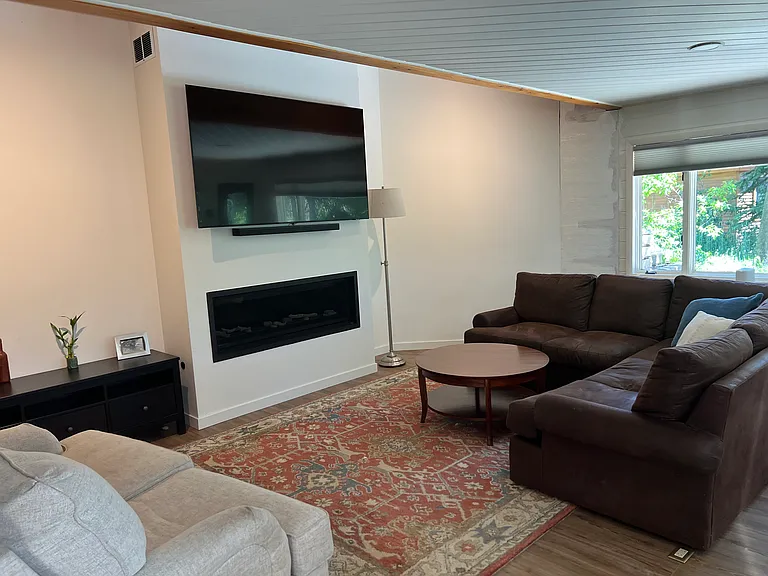 1835 Upper Huckleberry Ln — Photo 1