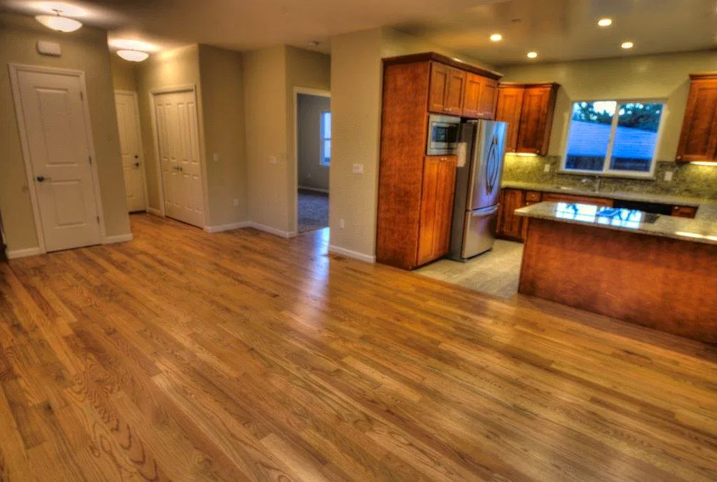 4 bed, 3.0 bath, 1800 sqft, $7,900 — Photo 3