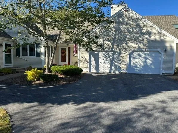 9 Chippers Ln #9, Mashpee, MA 02649