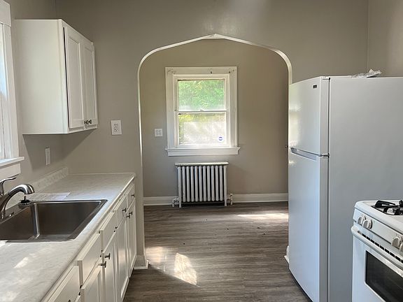 kitchen and eat in area