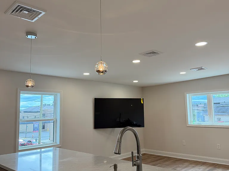 111 S Blakely St #1 — Photo 4