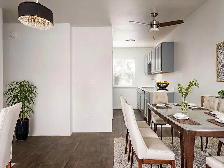 Kentwood Apartments — Photo 7
