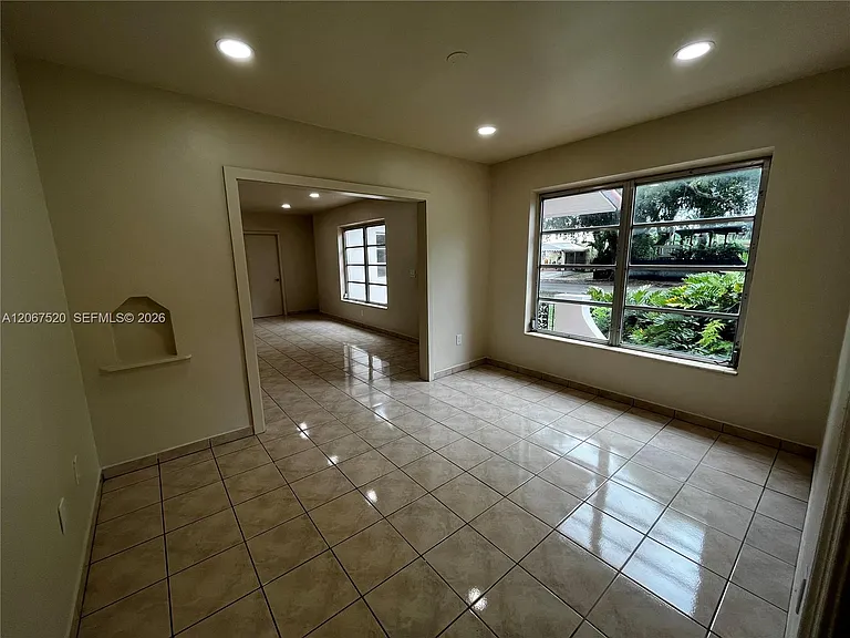 3351 SW 18th St — Photo 4