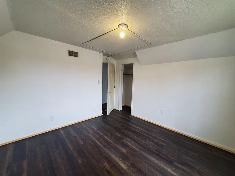 306 Charles St — Photo 14