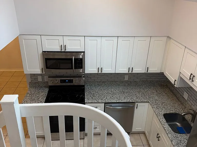 3 Hollycrest Blvd — Photo 11
