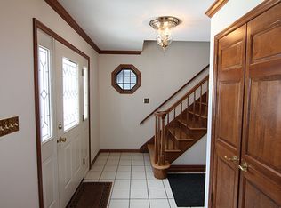 1477 Fox Hollow Rd, Niskayuna, NY 12309