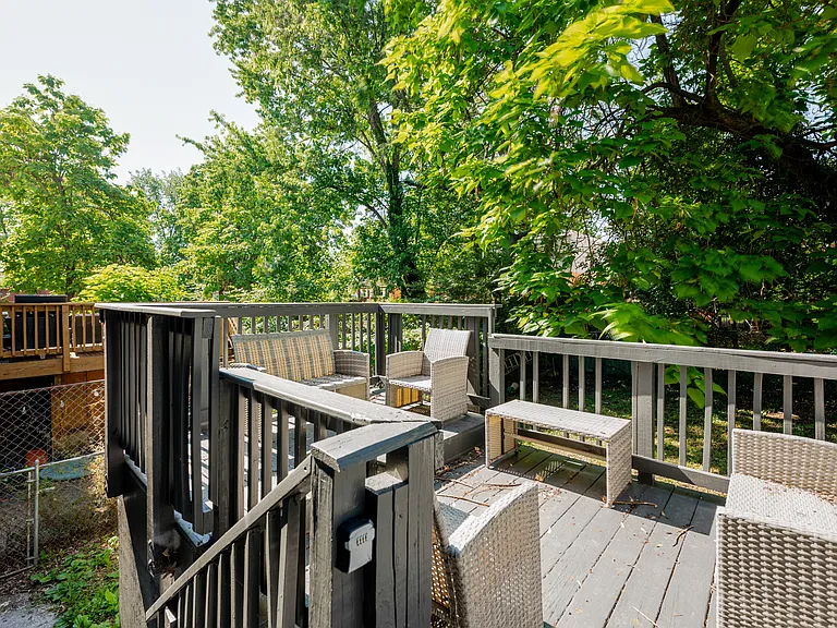 4523 Dix St NE — Photo 8