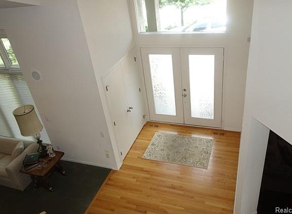5th image of 7343 Village Square Dr