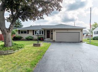 90 Verstreet Dr, Rochester, NY 14616