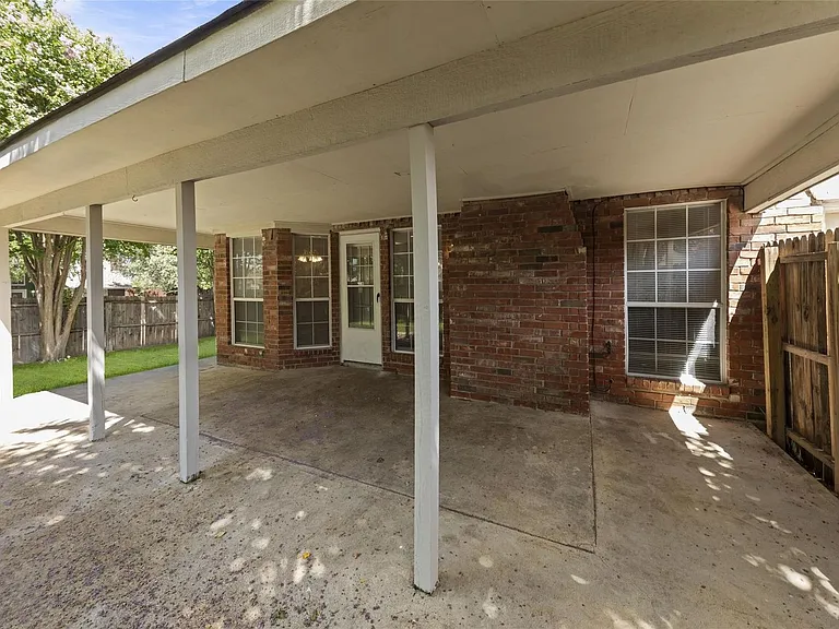 1423 Holveck Dr — Photo 27