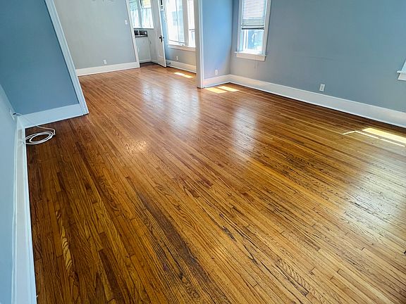 3rd image of 4141 Rosewood Ave #4141