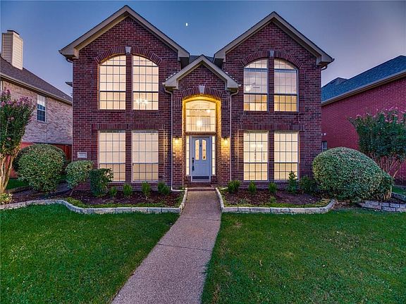 2nd image of 5808 Willow Wood Ln
