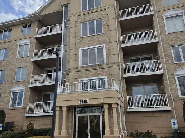 1761 Pavilion Way Unit 501, Park Ridge, IL 60068