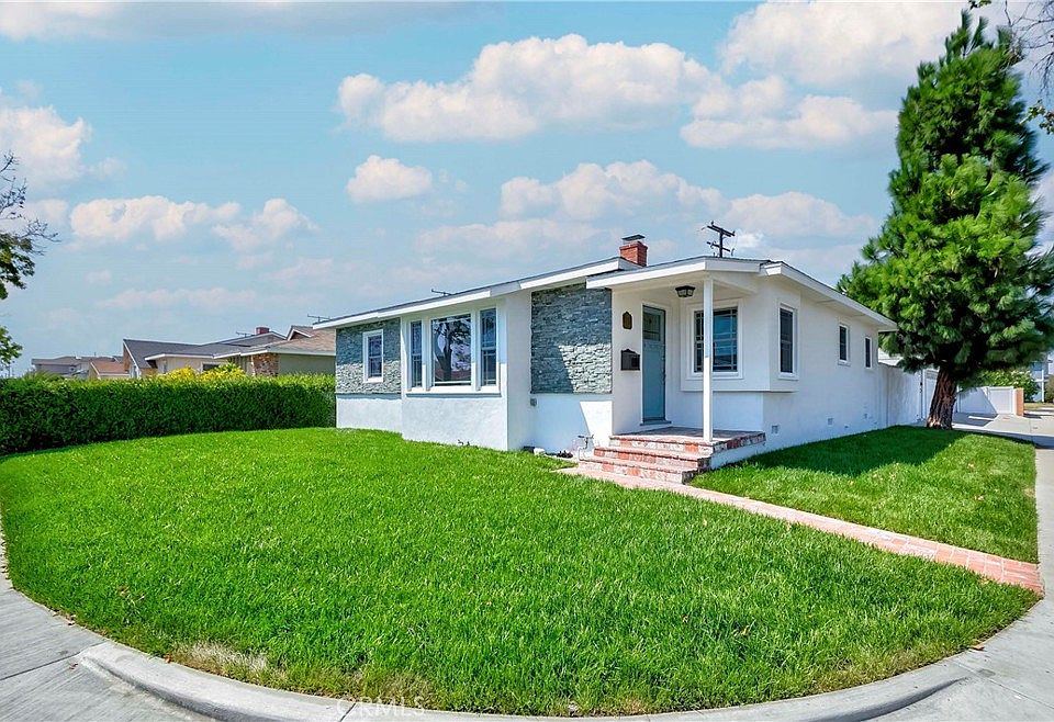 1st image of 17819 Gramercy Pl
