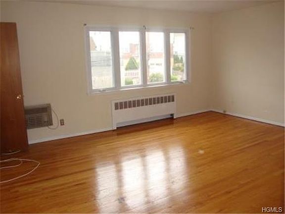 5th image of 70 Mansion Ave #2