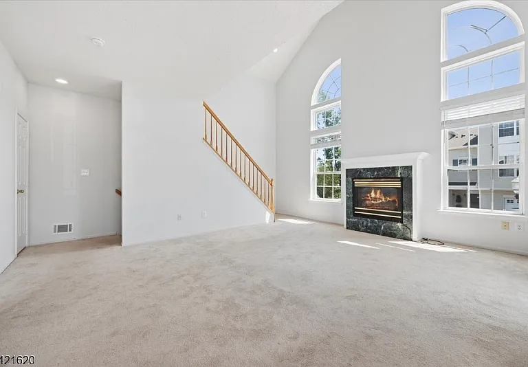 82 Hancock Dr — Photo 8