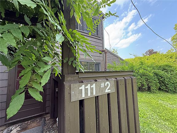 5th image of 111 Strawberry Hill Cir APT 2