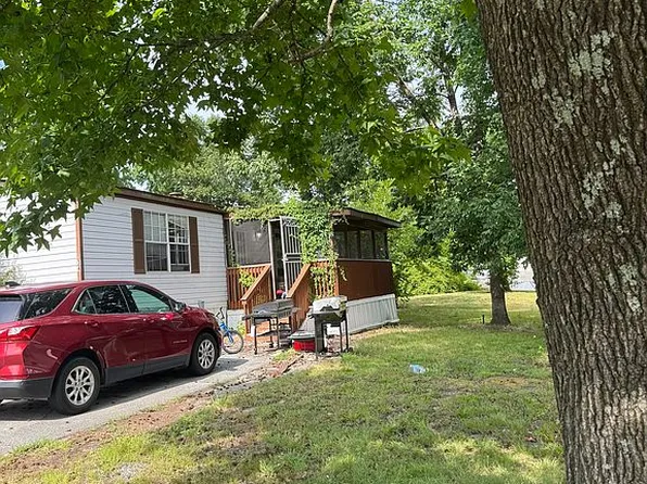 5512 Raybrook Rd, Greensboro, NC 27406