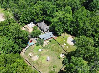 1480 Davis Mountain Rd, Hendersonville, NC 28739