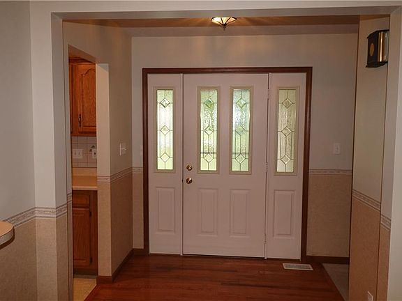 3rd image of 1126 S Glenway Dr