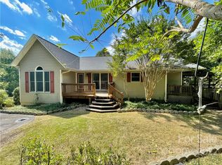 11 Chanter Dr, Fletcher, NC 28732