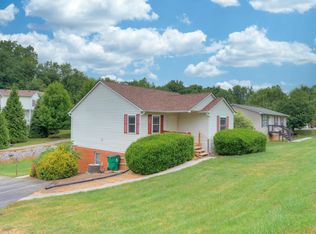 911 Giles Rd, Blacksburg, VA 24060