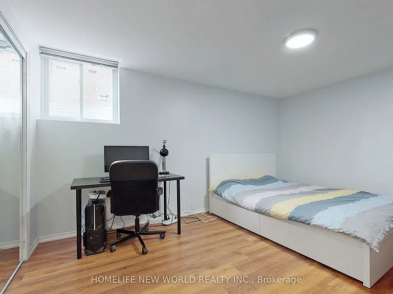 3954 Selkirk Pl #WALKOUT BASEMENT — Photo 14