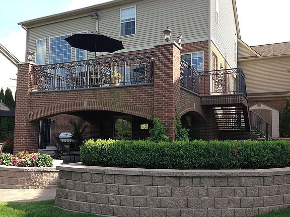 3rd image of 50620 Hawthorne Ct