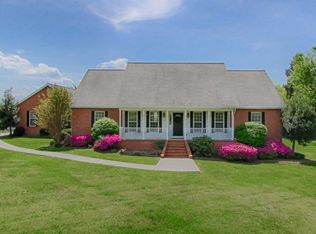 605 S Carter School Rd, Strawberry Plains, TN 37871