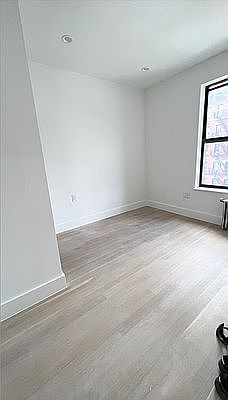 4th image of 129 2nd Ave APT 7