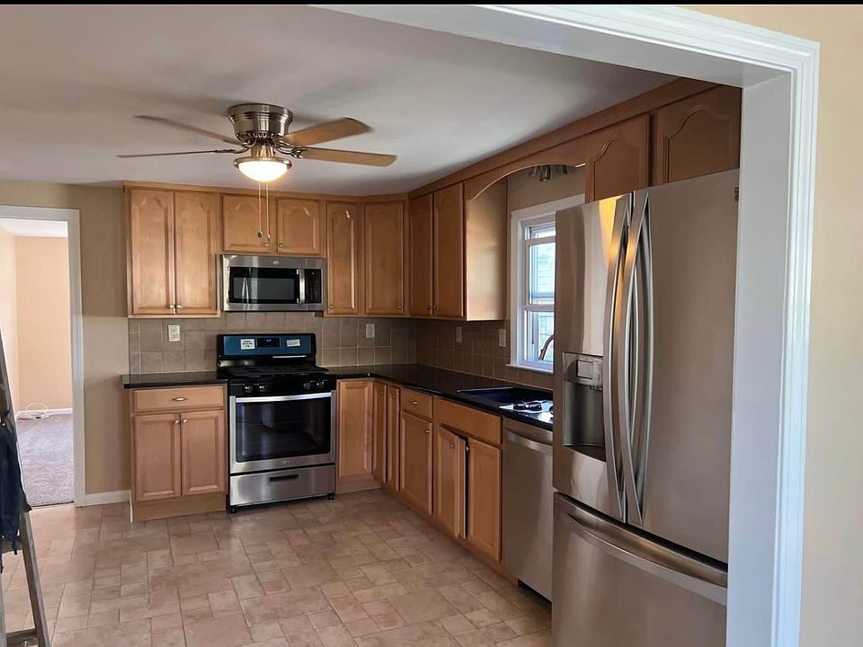 1st image of 441 Burritt Ave #2