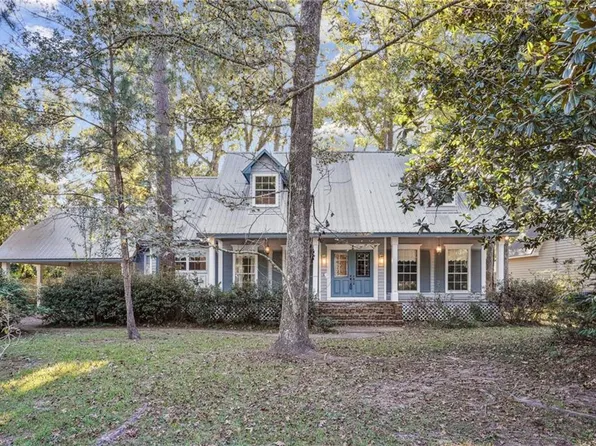 126 Richland Dr W, Mandeville, LA 70448
