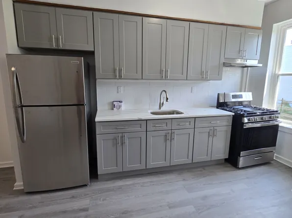 54-12 Flushing Avenue image 5 of 13