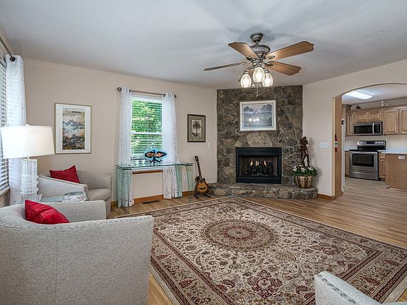 3rd image of 81 Trinity Drive