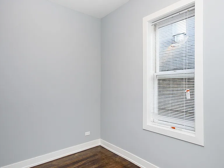 2163 N Bell Ave #2R — Photo 8