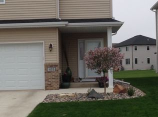 418 Foxtail Dr E, West Fargo, ND 58078