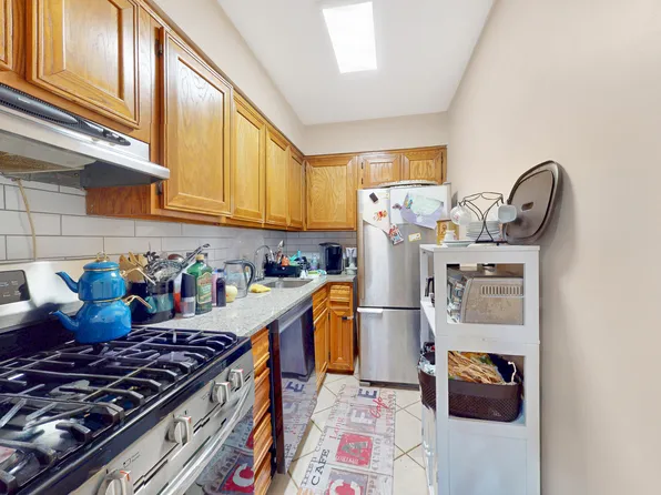 9729 4th Avenue image 3 of 10