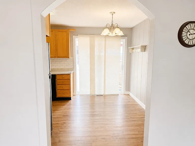 17 California Ave — Photo 5