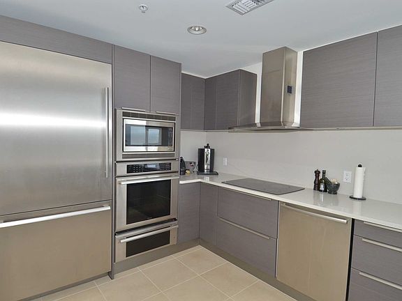 3rd image of 175 1st St S APT 1806