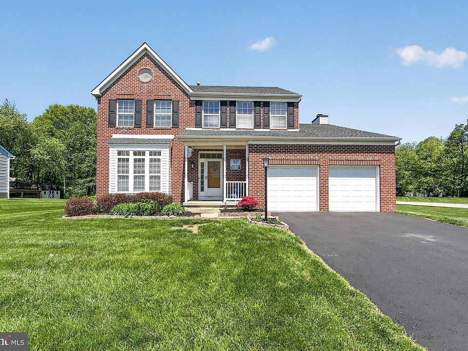 1st image of 222 Hope Ct W