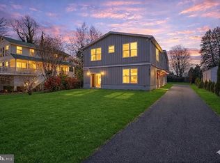 2507 Island View Rd, Essex, MD 21221