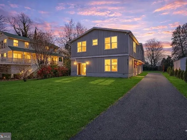 2507 Island View Rd, Essex, MD 21221